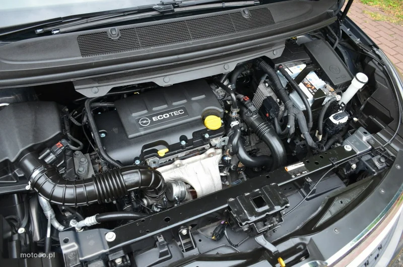 Opel Zafira C Tourer 16