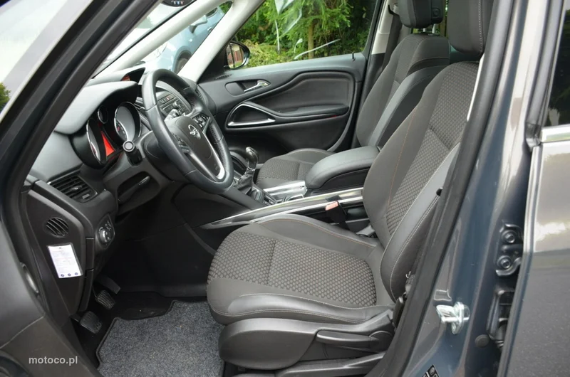 Opel Zafira C Tourer 21