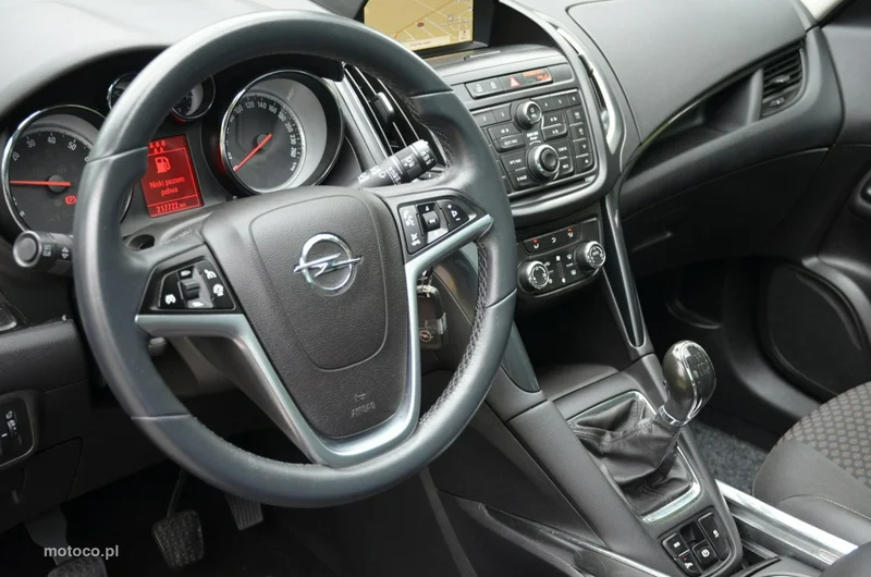 Opel Zafira C Tourer 23
