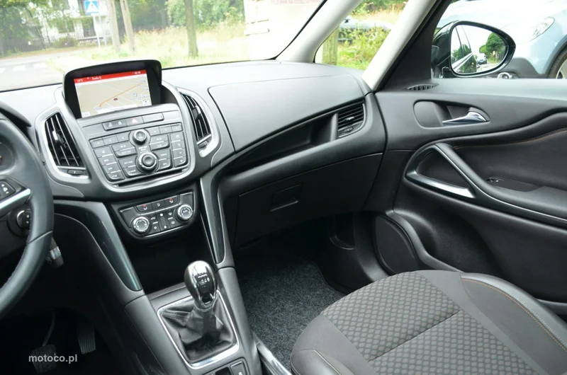 Opel Zafira C Tourer 30