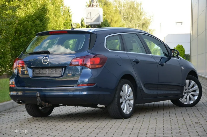 Opel Astra J 11