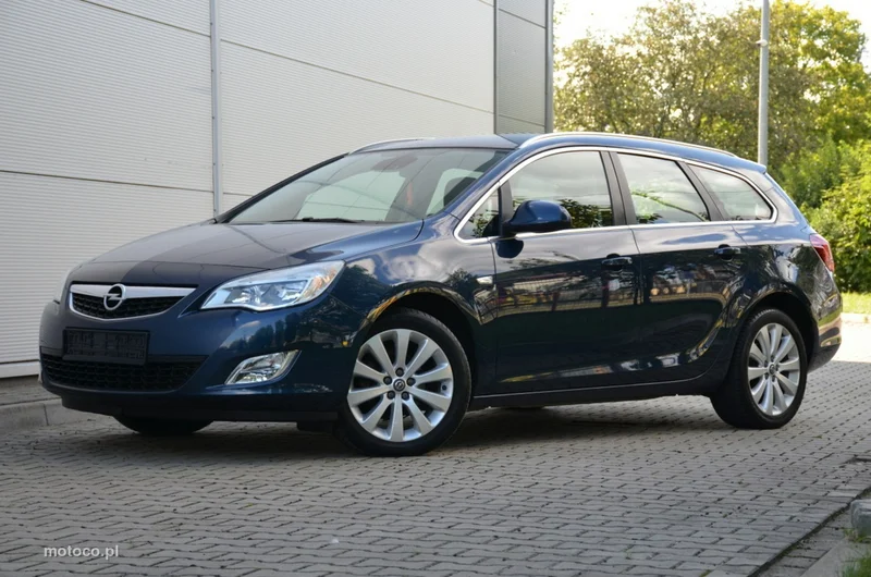 Opel Astra J 3