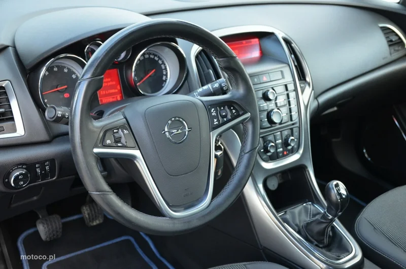 Opel Astra J 24