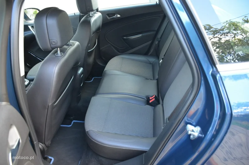 Opel Astra J 26