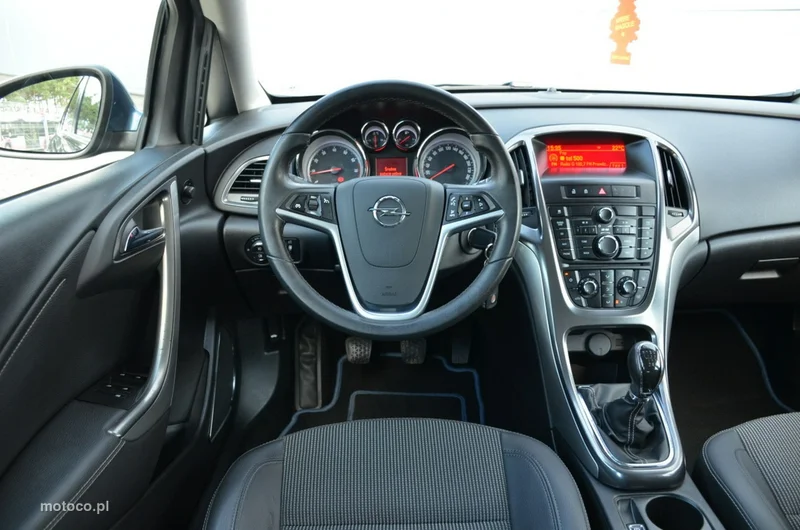 Opel Astra J 28