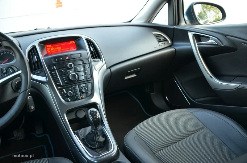 Opel Astra J 29