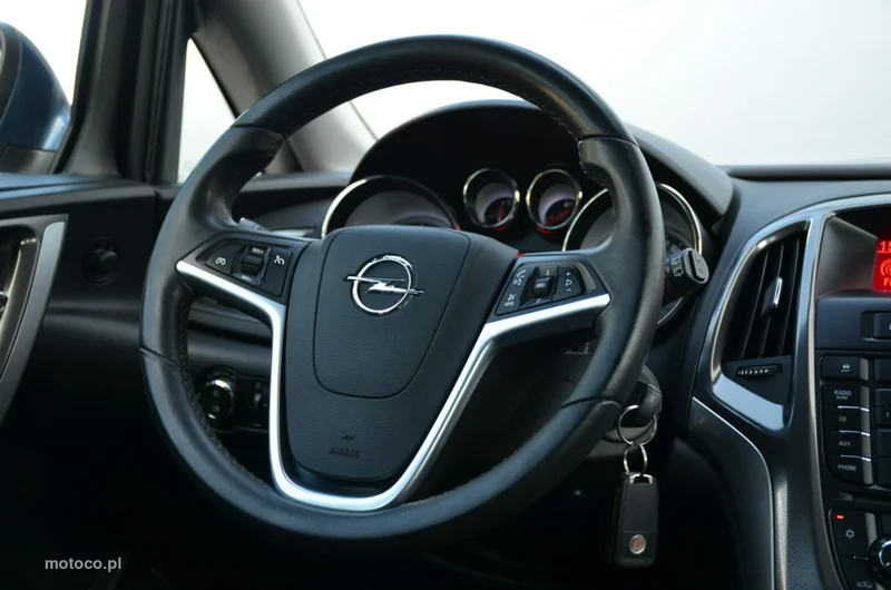 Opel Astra J 30