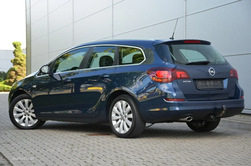 Opel Astra J 7