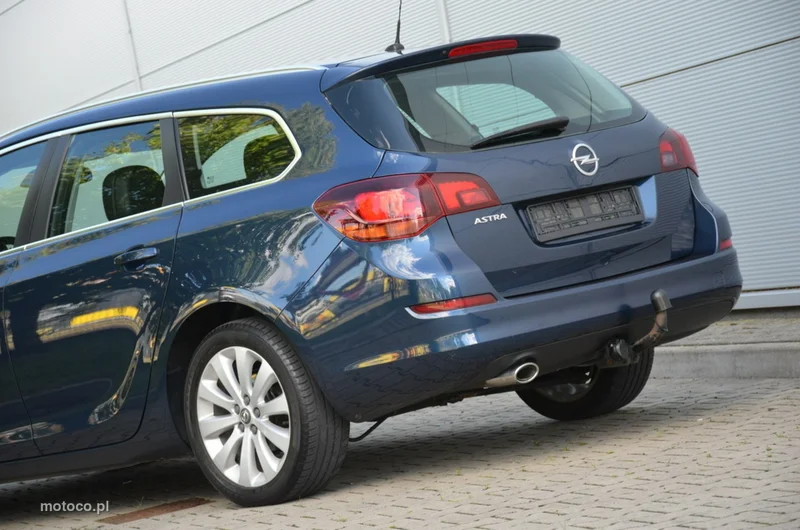 Opel Astra J 8