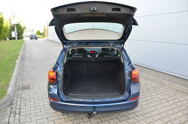 Opel Astra J 9