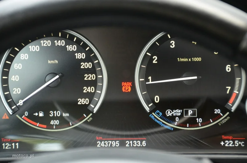 BMW Seria 5 F10 528 38
