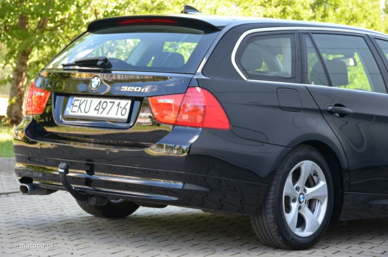 BMW Seria 3 E90 320 12