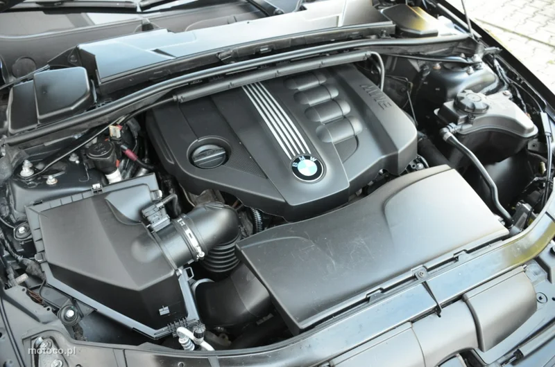 BMW Seria 3 E90 320 17
