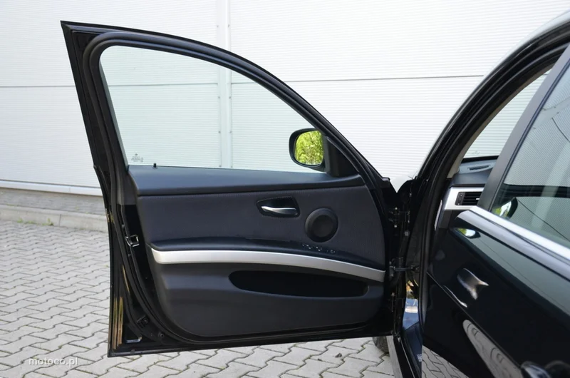 BMW Seria 3 E90 320 19