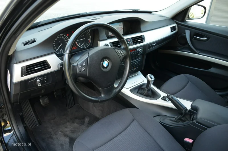 BMW Seria 3 E90 320 23