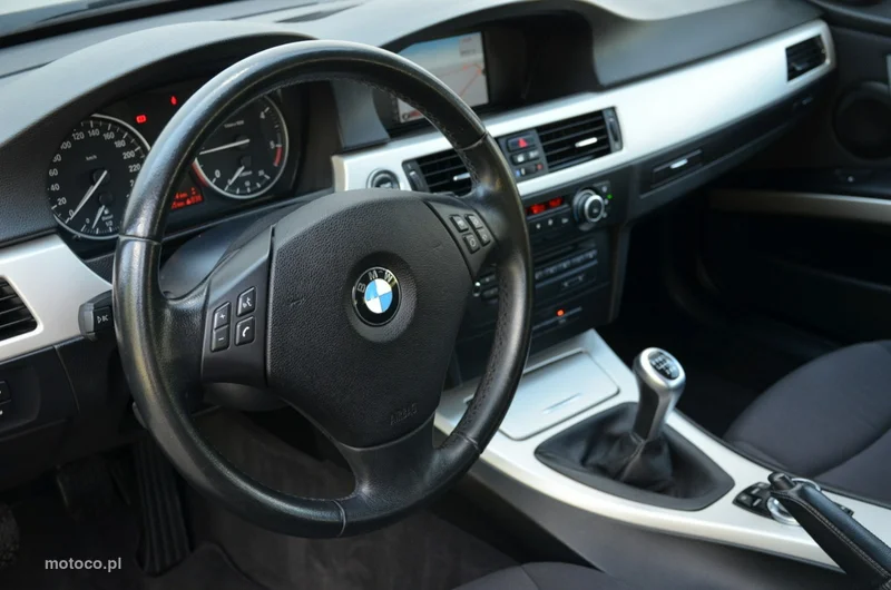 BMW Seria 3 E90 320 24
