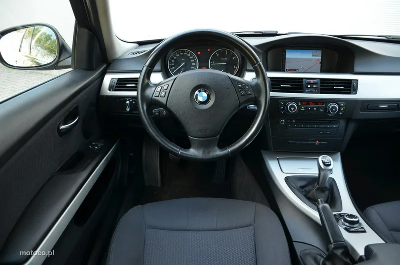BMW Seria 3 E90 320 28