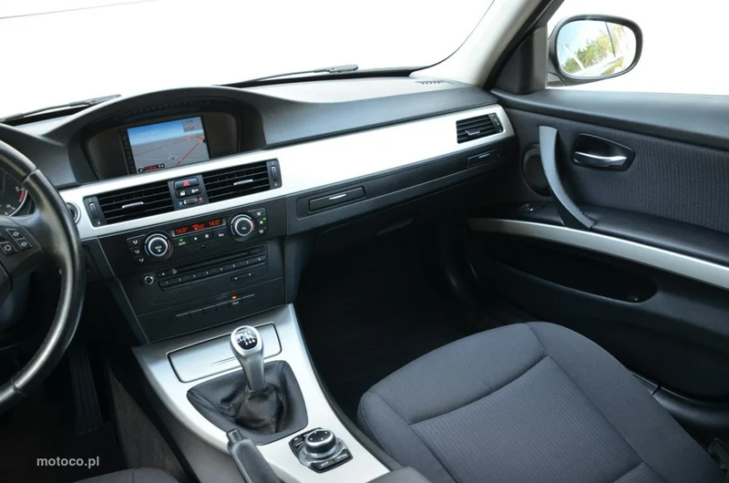 BMW Seria 3 E90 320 29