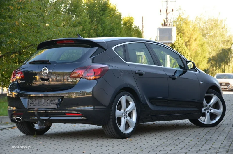 Opel Astra J 11