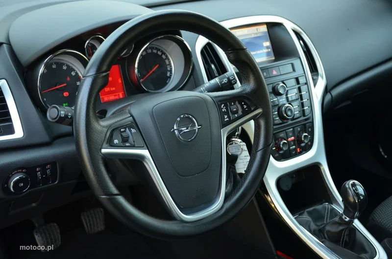 Opel Astra J 21
