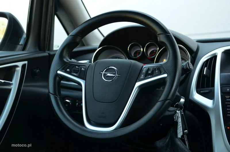 Opel Astra J 28