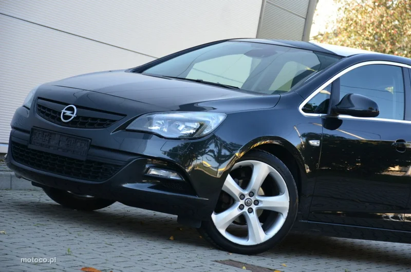 Opel Astra J 4