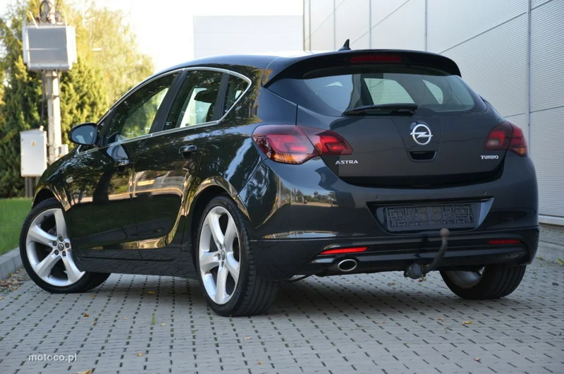 Opel Astra J 6