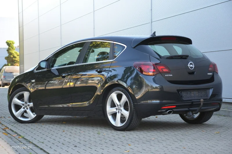 Opel Astra J 7