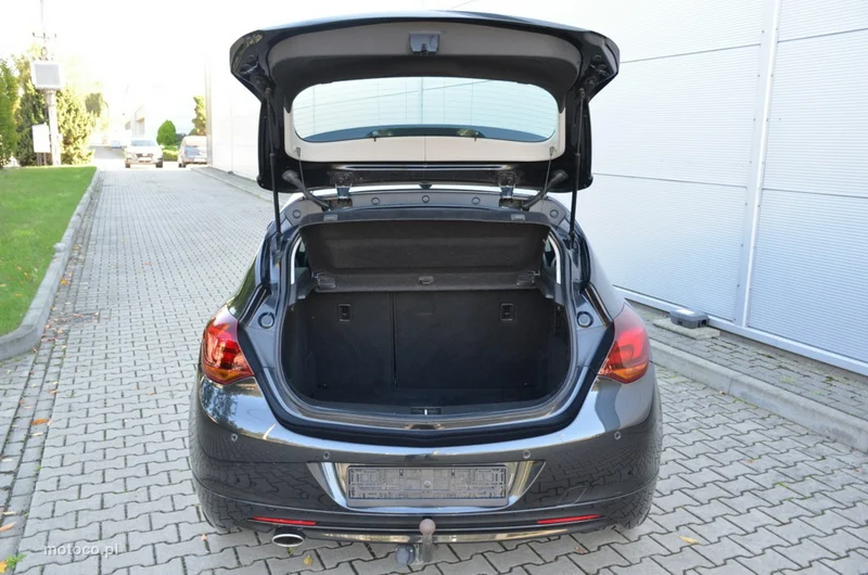 Opel Astra J 8