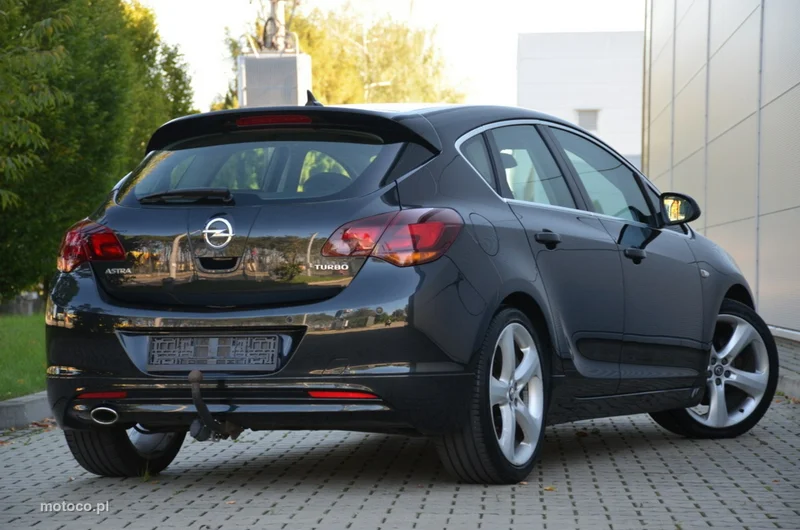 Opel Astra J 10