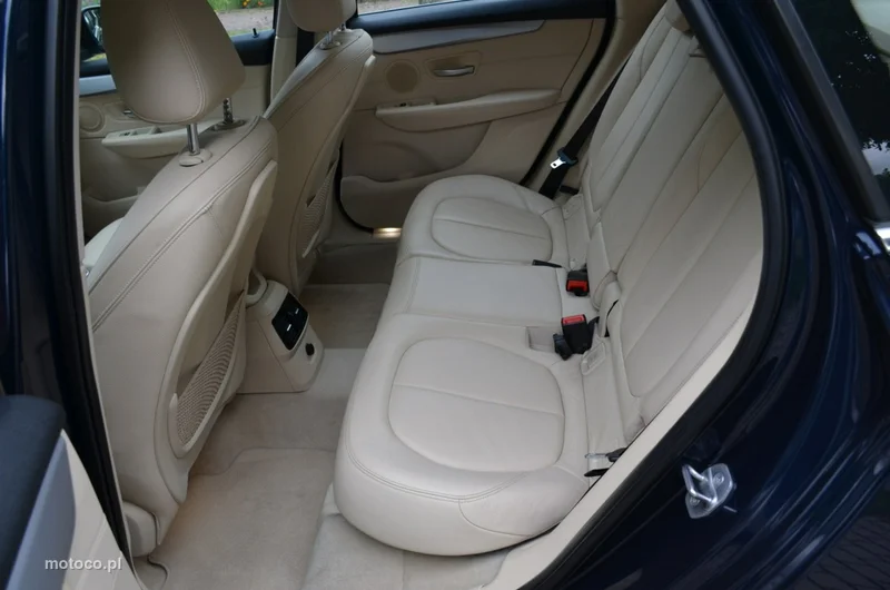BMW Seria 2 F45 218 27