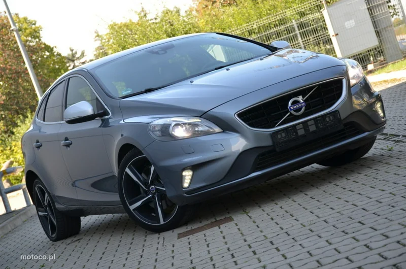 Volvo V40 19