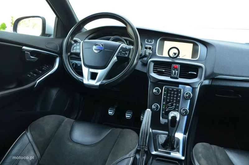 Volvo V40 28