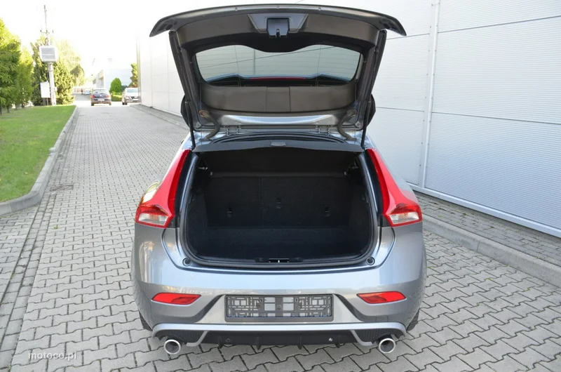 Volvo V40 9