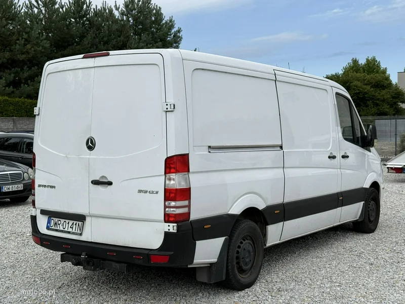 Mercedes-Benz Sprinter 9