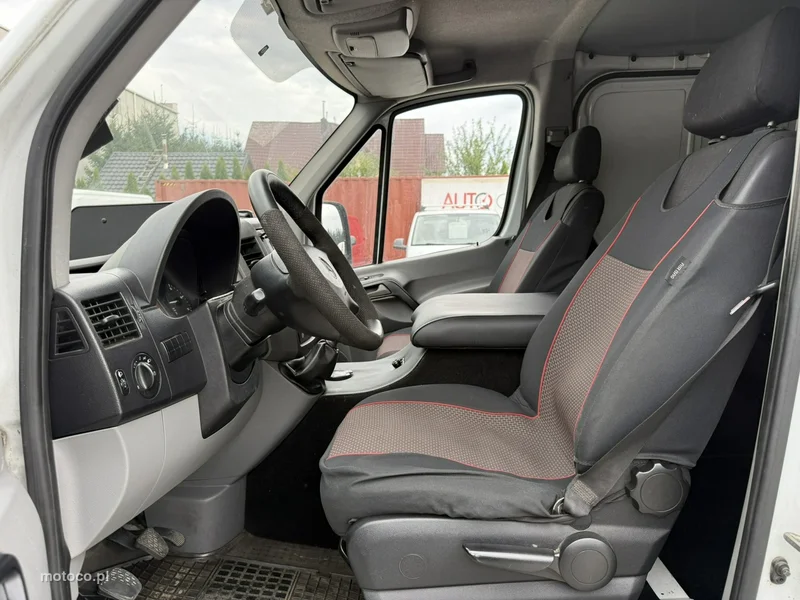 Mercedes-Benz Sprinter 11