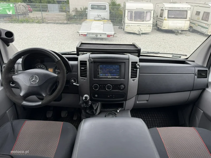 Mercedes-Benz Sprinter 4