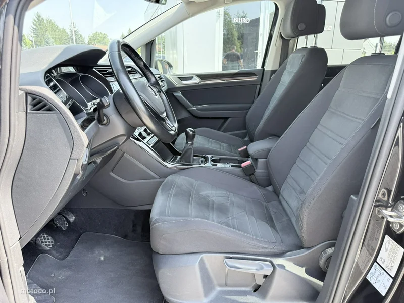 Volkswagen Touran 5T 11