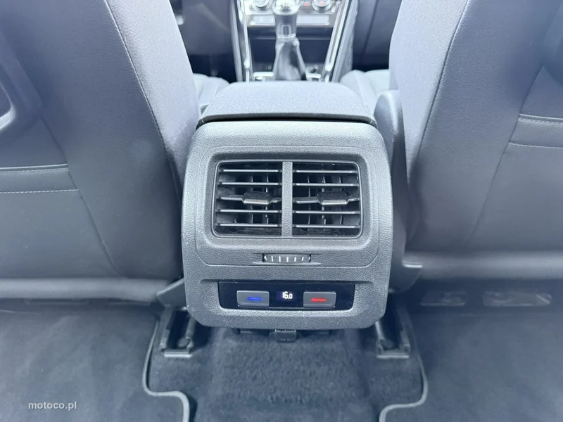 Volkswagen Touran 5T 13