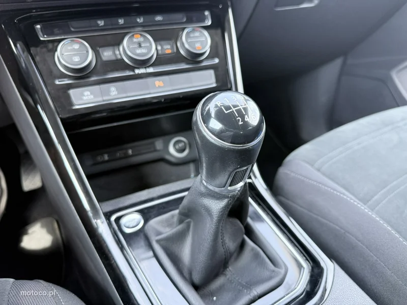 Volkswagen Touran 5T 23