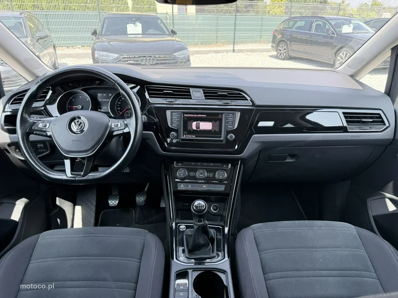 Volkswagen Touran 5T 4