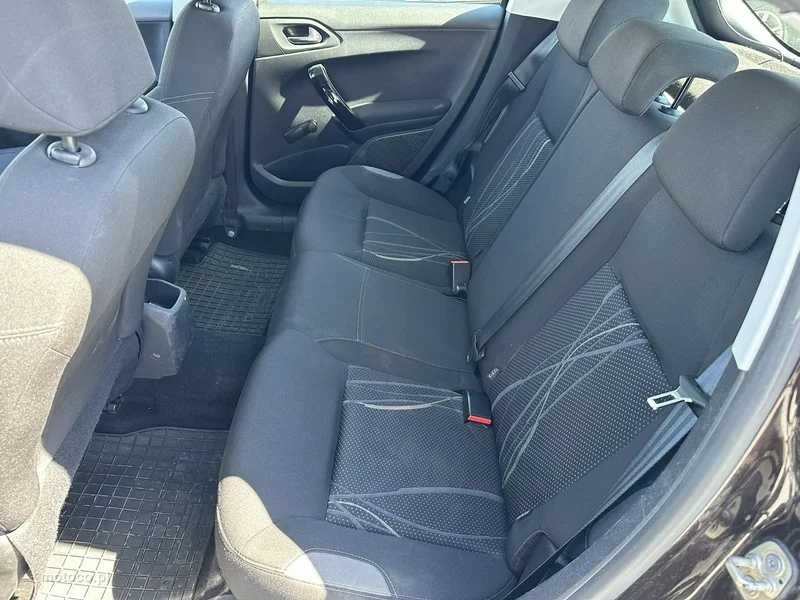 Peugeot 208 14