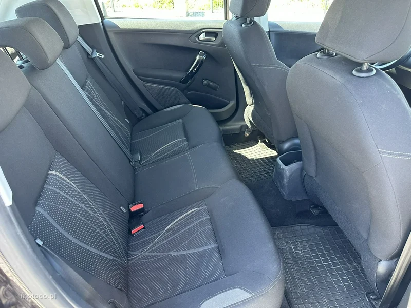 Peugeot 208 15