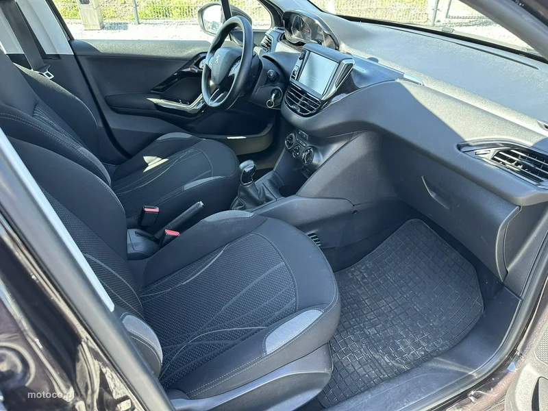 Peugeot 208 16