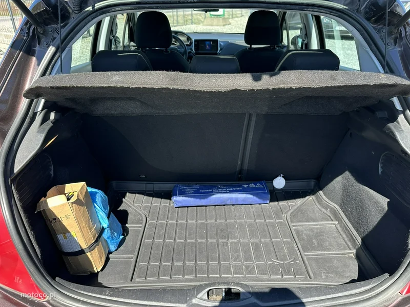 Peugeot 208 23