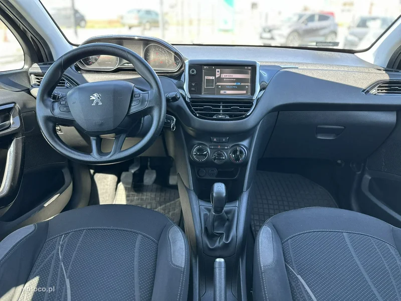 Peugeot 208 5