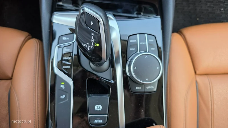 BMW Seria 5 G30 518 27