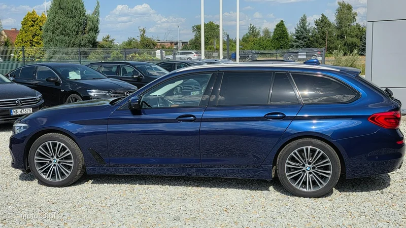BMW Seria 5 G30 518 6