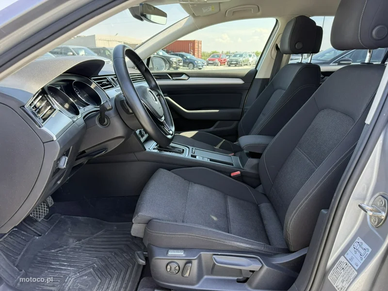 Volkswagen Passat Variant B8 11