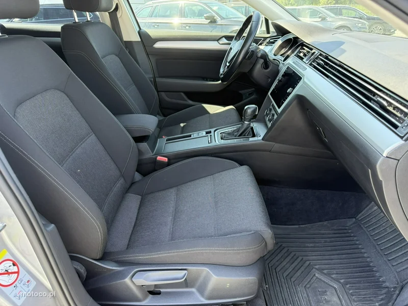 Volkswagen Passat Variant B8 16